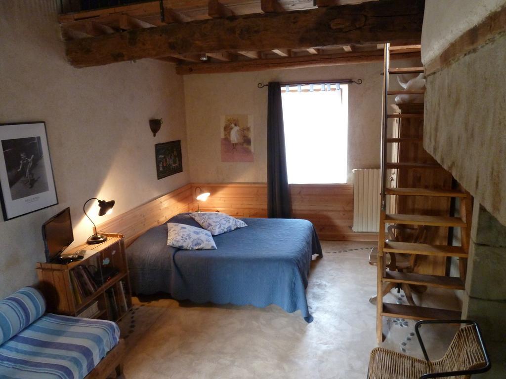 Le Vieux Velo Bed & Breakfast Chaptuzat Eksteriør bilde
