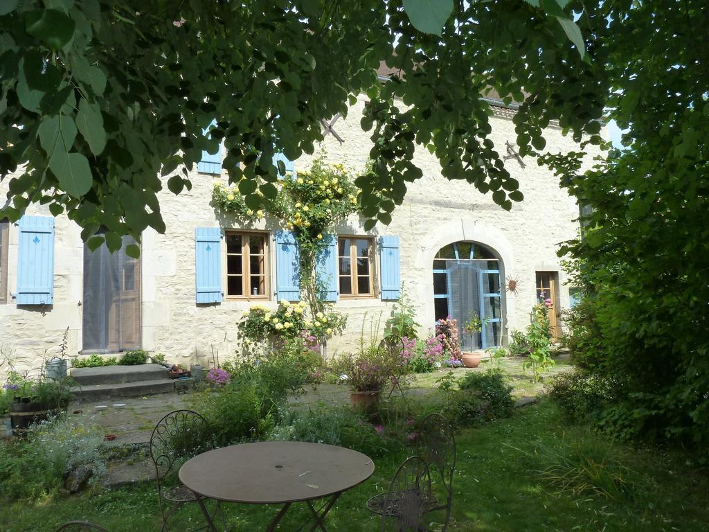 Le Vieux Velo Bed & Breakfast Chaptuzat Eksteriør bilde