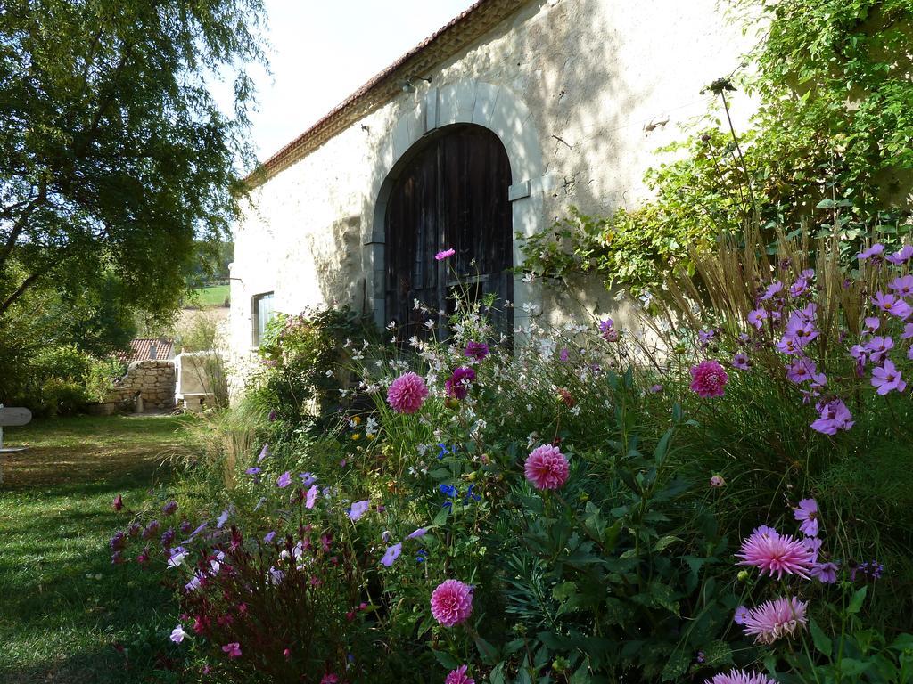 Le Vieux Velo Bed & Breakfast Chaptuzat Eksteriør bilde