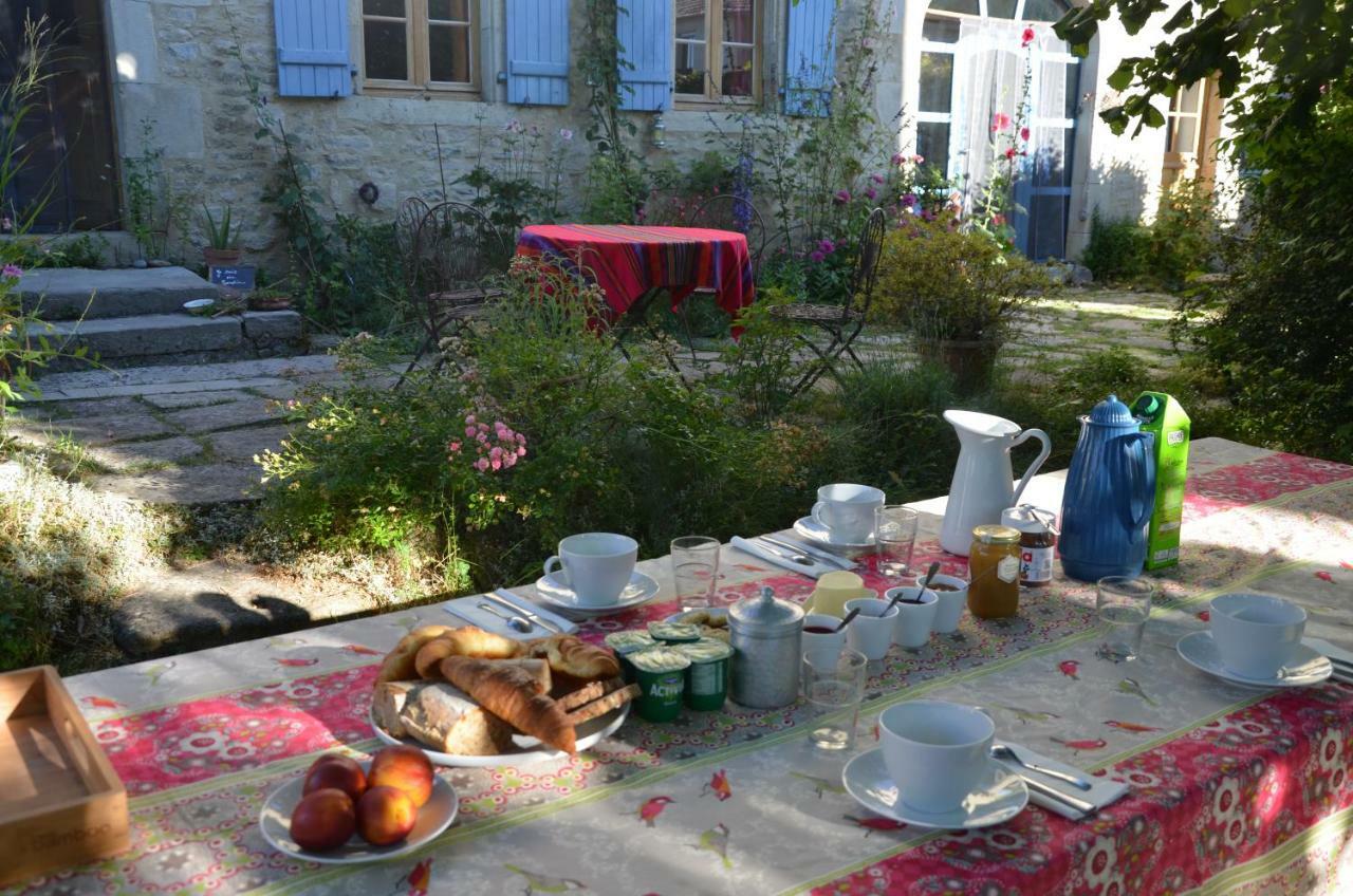 Le Vieux Velo Bed & Breakfast Chaptuzat Eksteriør bilde