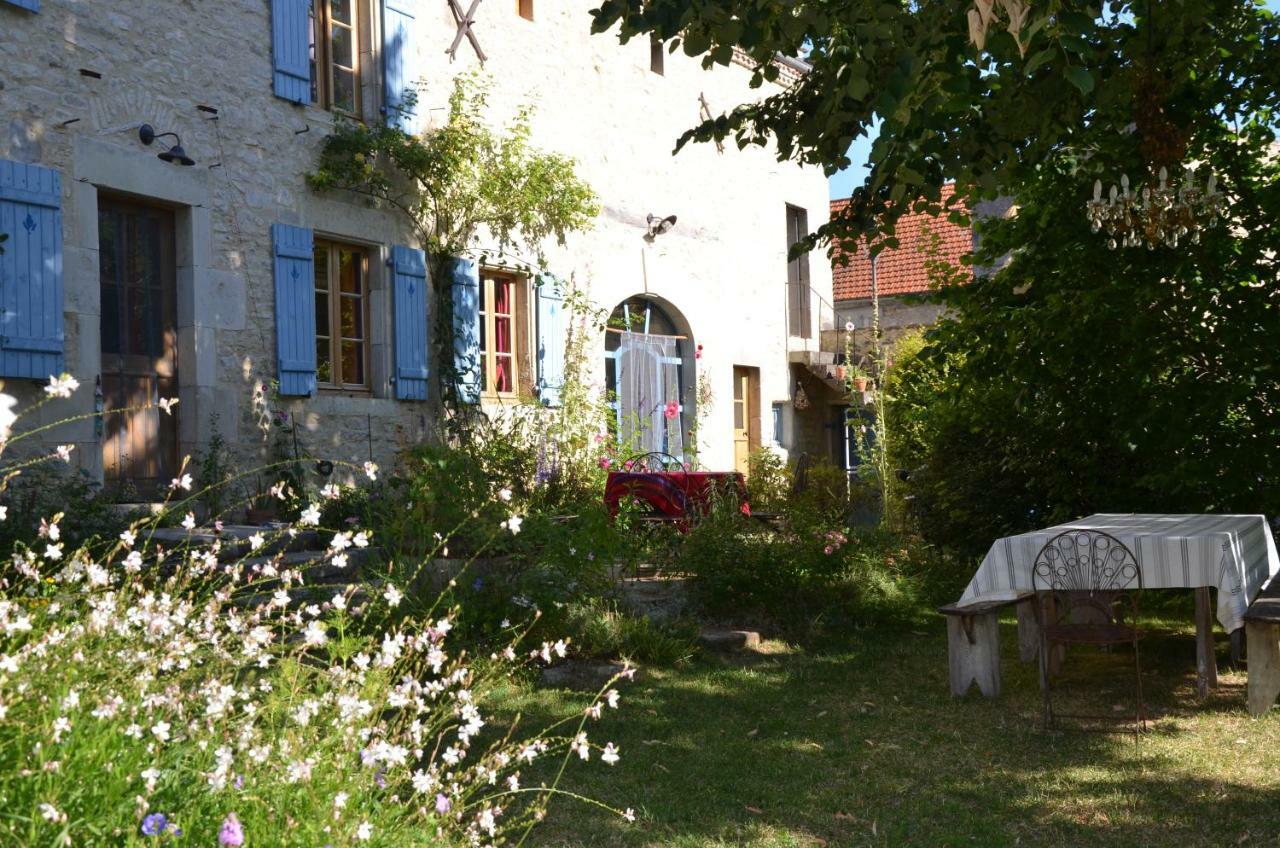 Le Vieux Velo Bed & Breakfast Chaptuzat Eksteriør bilde