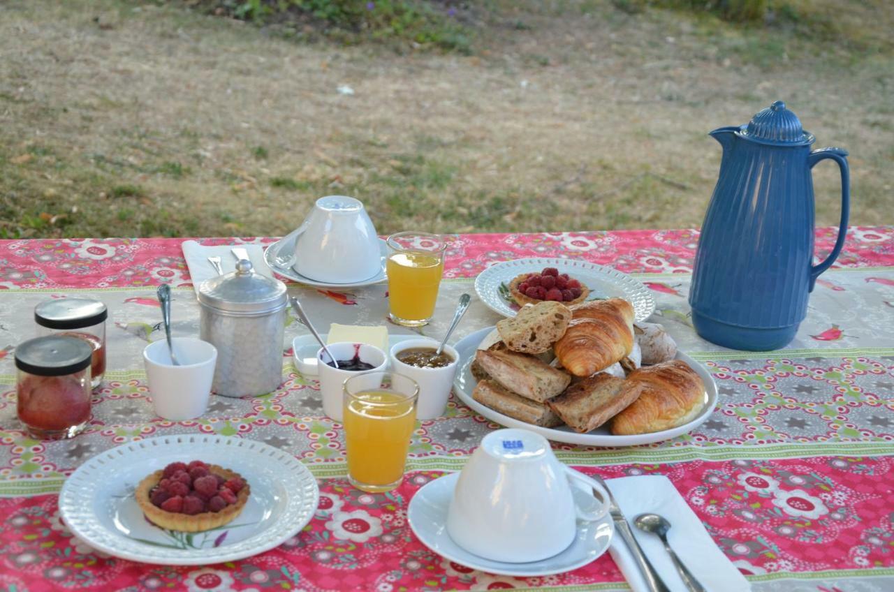 Le Vieux Velo Bed & Breakfast Chaptuzat Eksteriør bilde