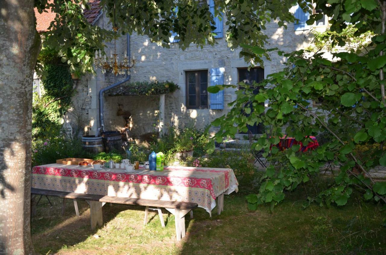 Le Vieux Velo Bed & Breakfast Chaptuzat Eksteriør bilde